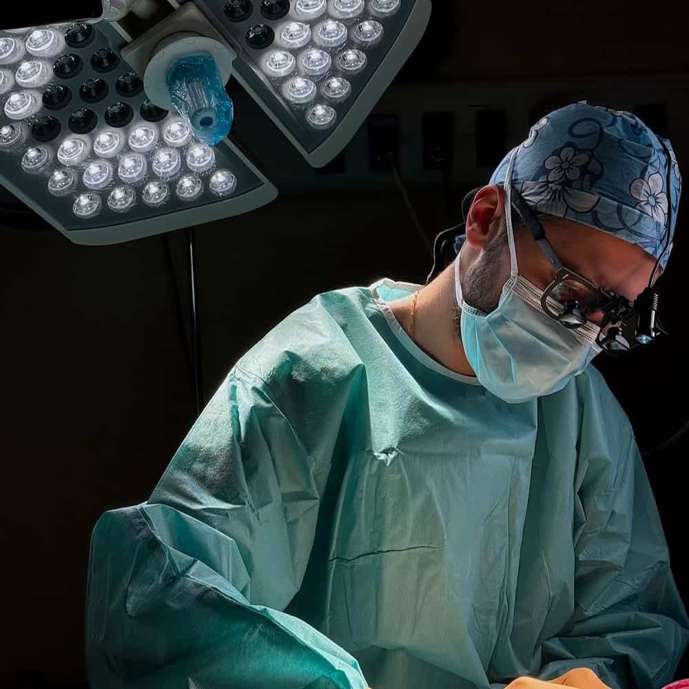 vmobile prendre rdv operation chirurgie esthetique docteur henri derhy chirurgien esthetique specialiste chirurgie plastique reconstructrice paris