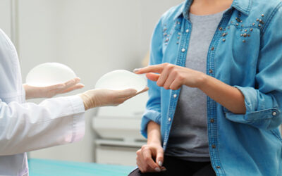 Prothèses mammaires : ce que les patientes ne savent pas toujours