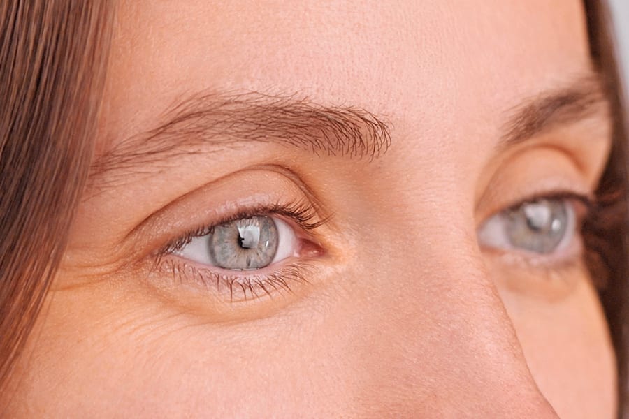 regard visage chirurgie esthetique blepharoplastie dr henri derhy chirurgien esthetique specialiste chirurgie plastique reconstructrice paris